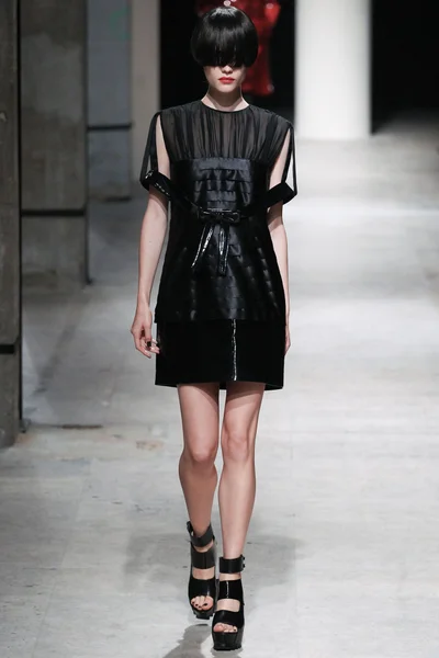 Look 25